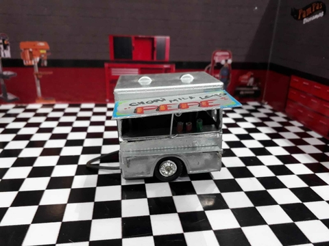 Puesto de Choris Custom (taller del abuelo)