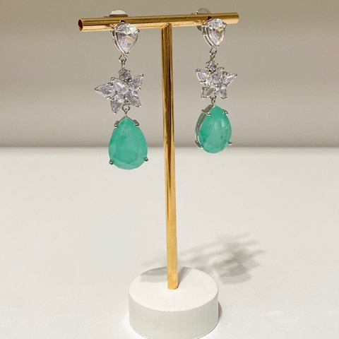 BRINCO GOTA FLOR TURMALINA COLOMBIANA BANHADO A RO