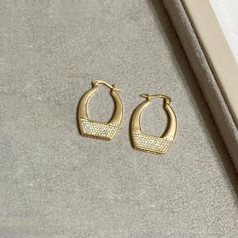 ARGOLA TRAVA LOUISE CRAVEJADO BANHADO A OURO