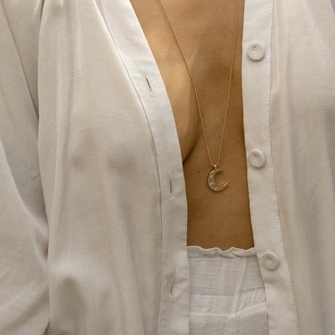 COLAR LONGO LUA BANHADO A OURO