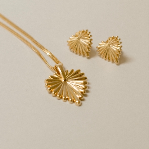 PINGENTE CORAÇÃO LEQUE BANHADO A OURO