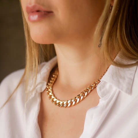 COLAR MEIA CORRENTE GROSSA BANHADO A OURO