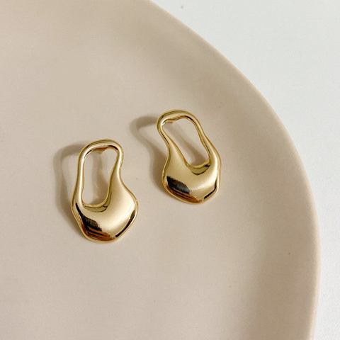 BRINCO FRONTAL OVAL ORGANICO BANHADO A OURO