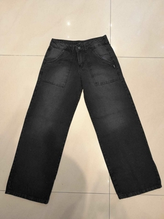 BAGGY T/BAJO NEGRO LOCALIZADO