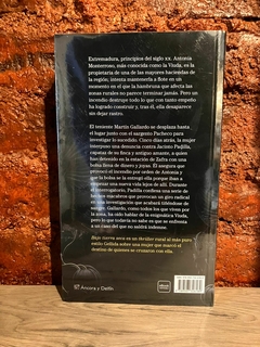 BAJO TIERRA SECA - César Pérez Gellida - comprar online