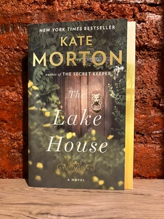 THE LAKE HOUSE - Kate Morton