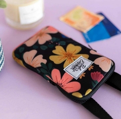 Bolsos porta celular en internet