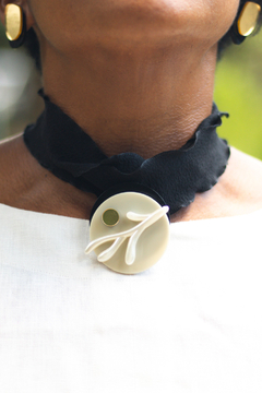 broche aura