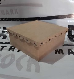 CAJA ZAPATO CON VOLADO 16X16X7