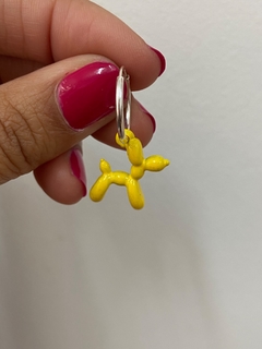 Aros Cubanos con Dije Ballon Dog Amarillos (unidad)