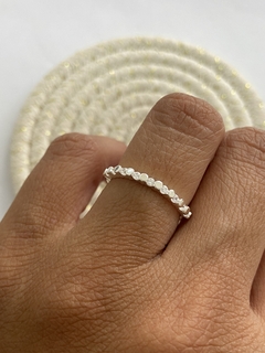Anillo Medio Sin Fin bolitas y Cubic