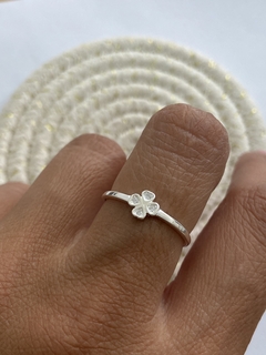 Anillo Trébol Mini con Cubic
