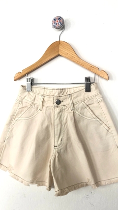 Short Mila en internet