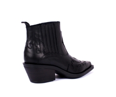REGINA MARGHERITA - Bota Dolly en internet