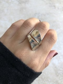 Anillo cruzado