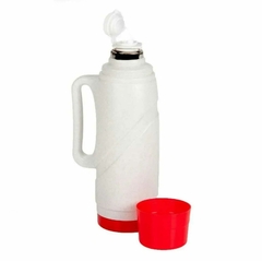 Termo Lumilagro de 1 litro en color blanco con tapa y un vaso rojo.