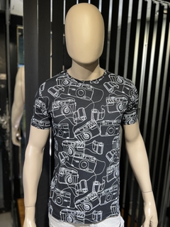 Remera Camera