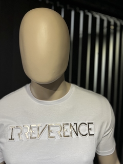 Remera Irreverence en internet