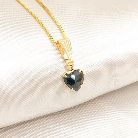 Colar de coração pedra preta banhado a ouro18k