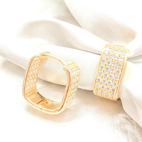 Brinco argolinha retangular cravejada Banhado a ouro18k