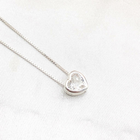 Colar de coração em zircônia Banhado a Prata