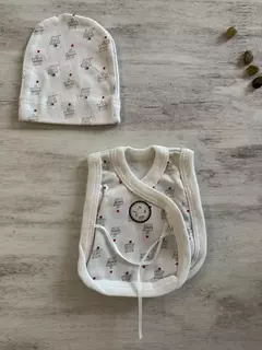 Aggu-Batita cruzada con gorrito - tienda online