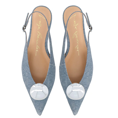 SAPATILHA SLINGBACK COURO JEANS COM DETALHE METÁLICO