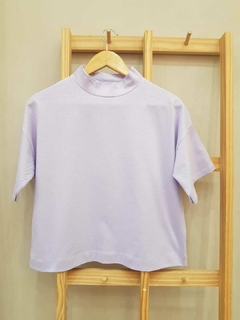Remera Con Cuello Gala en internet
