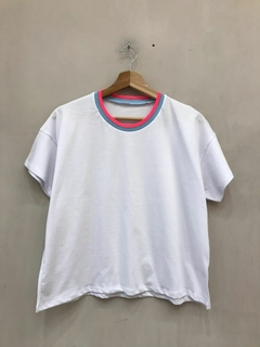Remera con cuello Lisa - Clostudio