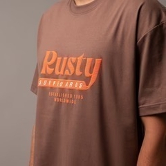 Remera Rusty Flaguin chocolate - Soul Wave