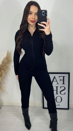 Macacão Virginia Preto