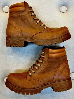 BORCEGO CON CORDONES TESALIA - comprar online