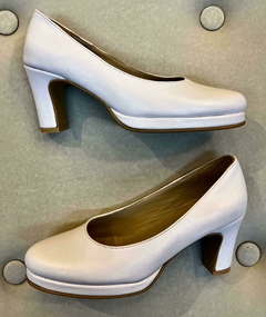 LUIS XV CUERO VACUNO FIORELLA - comprar online
