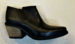 BOTA CORTA TEXANA CON CIERRE Y ELASTICO PENELOPE