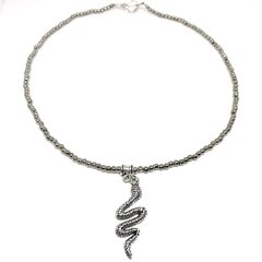 Choker en mostacillas COBRA