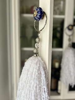 Borla lana blanca con arandela y caireles - comprar online