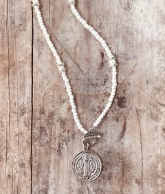 Collar blanco San Benito - comprar online