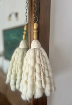 borla campana ceramica cruda lana natural en crudo mas madera
