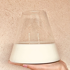 Florero Conico de 1 litro con 1 kg de vela de soja aromática
