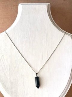 Collar piedra negra