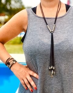 Collar corbatero en gamuza - comprar online