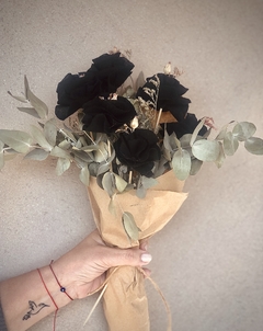 Ramo Black flores de tela + secas