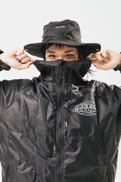 Campera Rompeviento Keep Floatin' OUTLINE - comprar online
