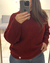 Mujer usando sweater tejido punto inglés color bordó con detalle calado en manga – Tiendas Eclipse