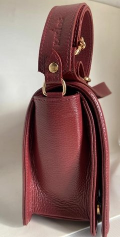 Bolsa Paula Vinho na internet