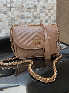 Bolsa Dani Caramelo na internet