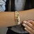 Bracelete De Linhas Orgânicas Com Fecho Gaveta - comprar online