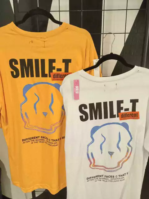 Remera over smile