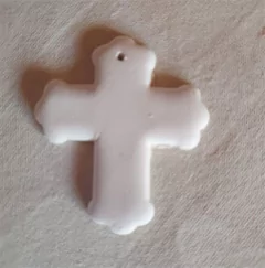 BIZCOCHO CERAMICO CRUZ 6X5 CM