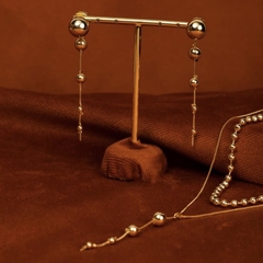 COLAR FIO DE ESFERAS DOURADAS EM SEMIJOIA - Bijoux Maysa Úrsula